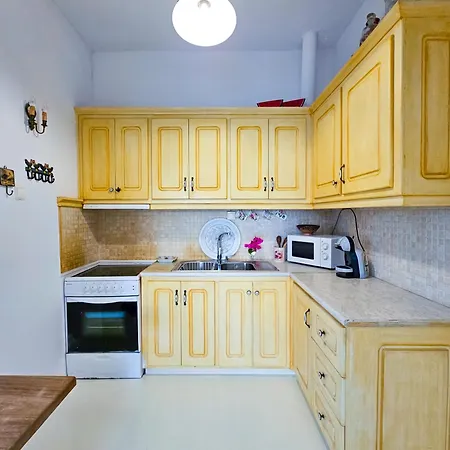 Nikis Town Apartment *